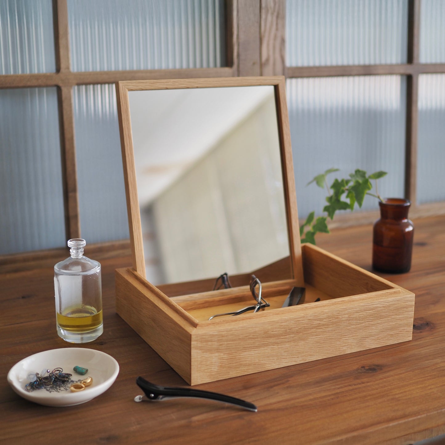 ミラーボックス